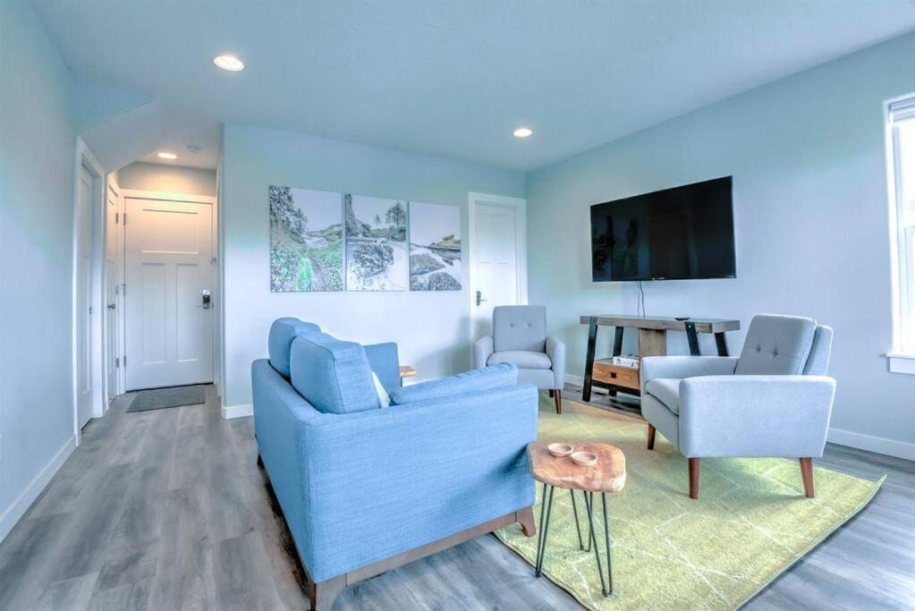 New Tri-Level Home With Ocean View And 3 En-Suite Bedrooms! Depoe Bay Exterior foto