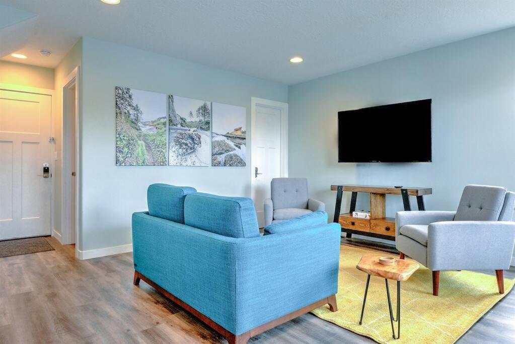 New Tri-Level Home With Ocean View And 3 En-Suite Bedrooms! Depoe Bay Exterior foto